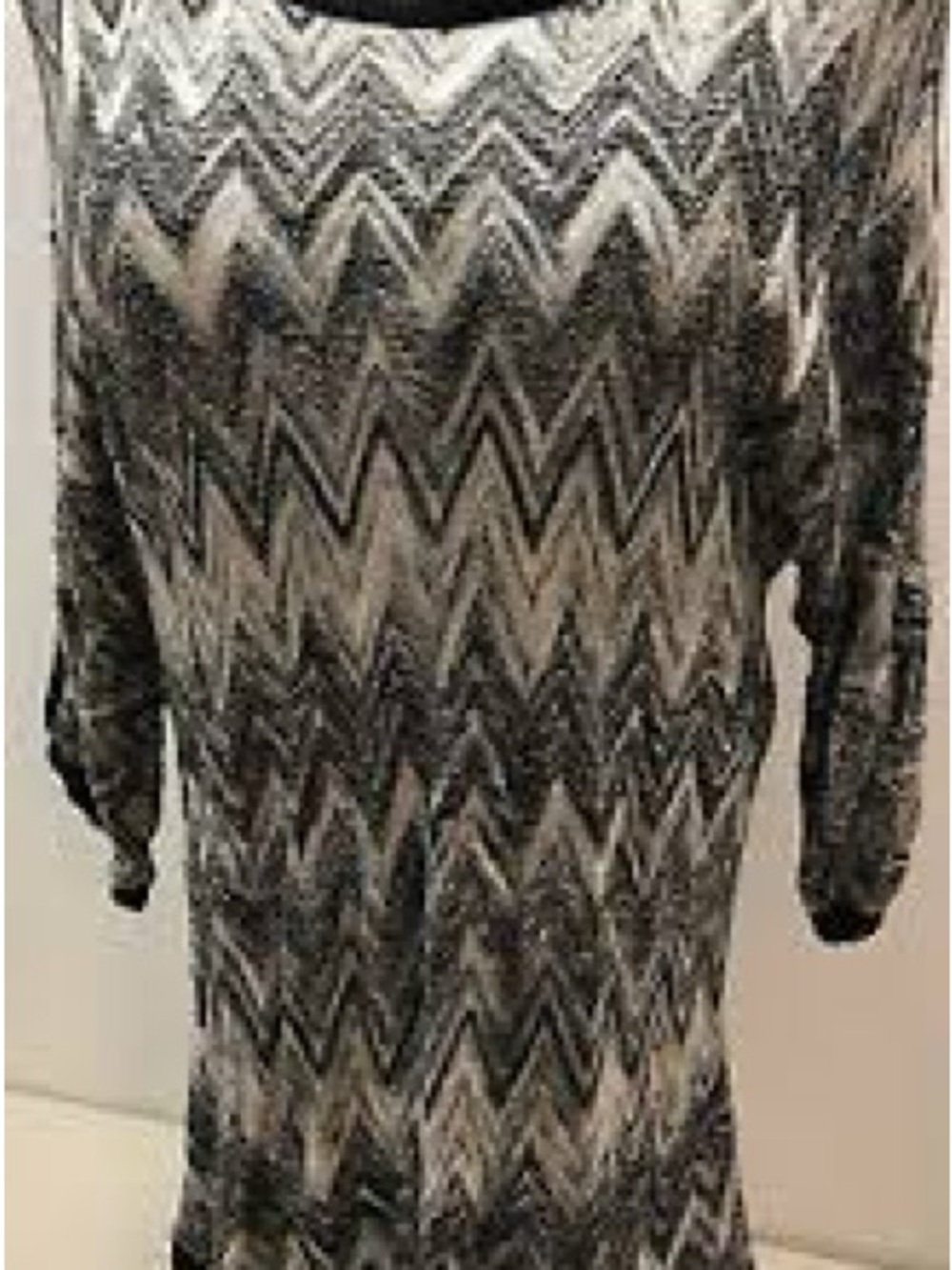 Women’s Chevron Pattern Long Sleeve Sweater - Black & White XL
